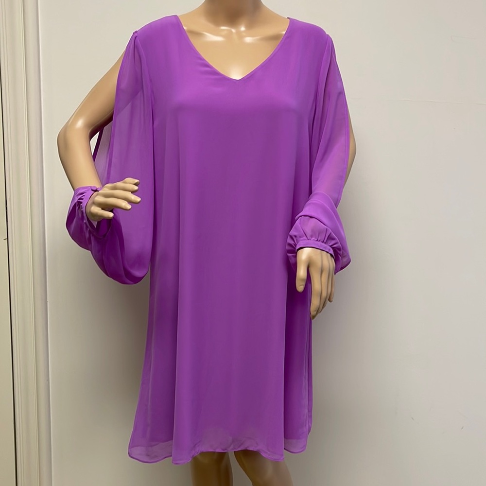 Gianni Bini Long Opened Sleeved Swing Style Short Dress